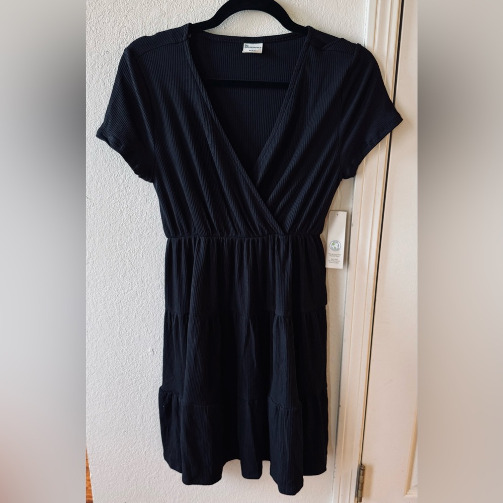 No Boundaries Women’s Black V-Neck Elastic Waist Short Sleeve Dress M (8-10) NWT